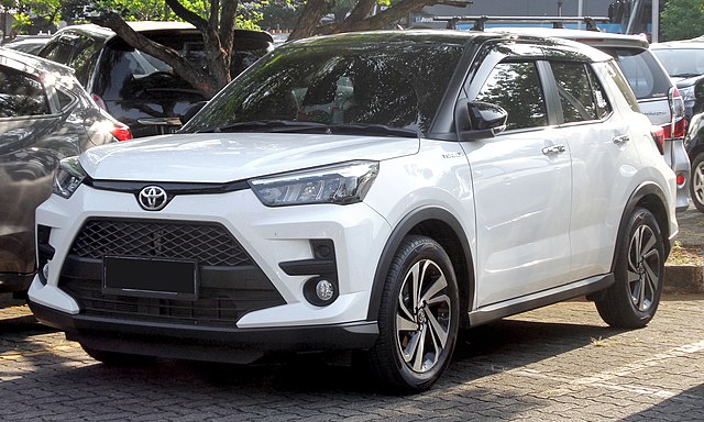 Rent Luxury Car - Toyota Raize 2022 ( 1 Day)